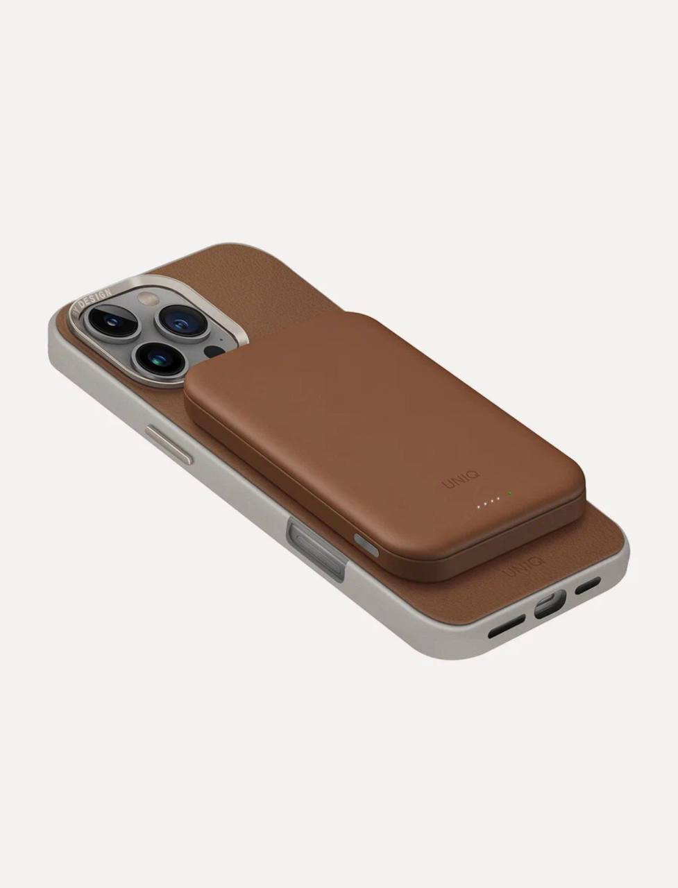 На фото изображено Внешний аккумулятор Uniq Lexa 5000 mAh, карамельный
