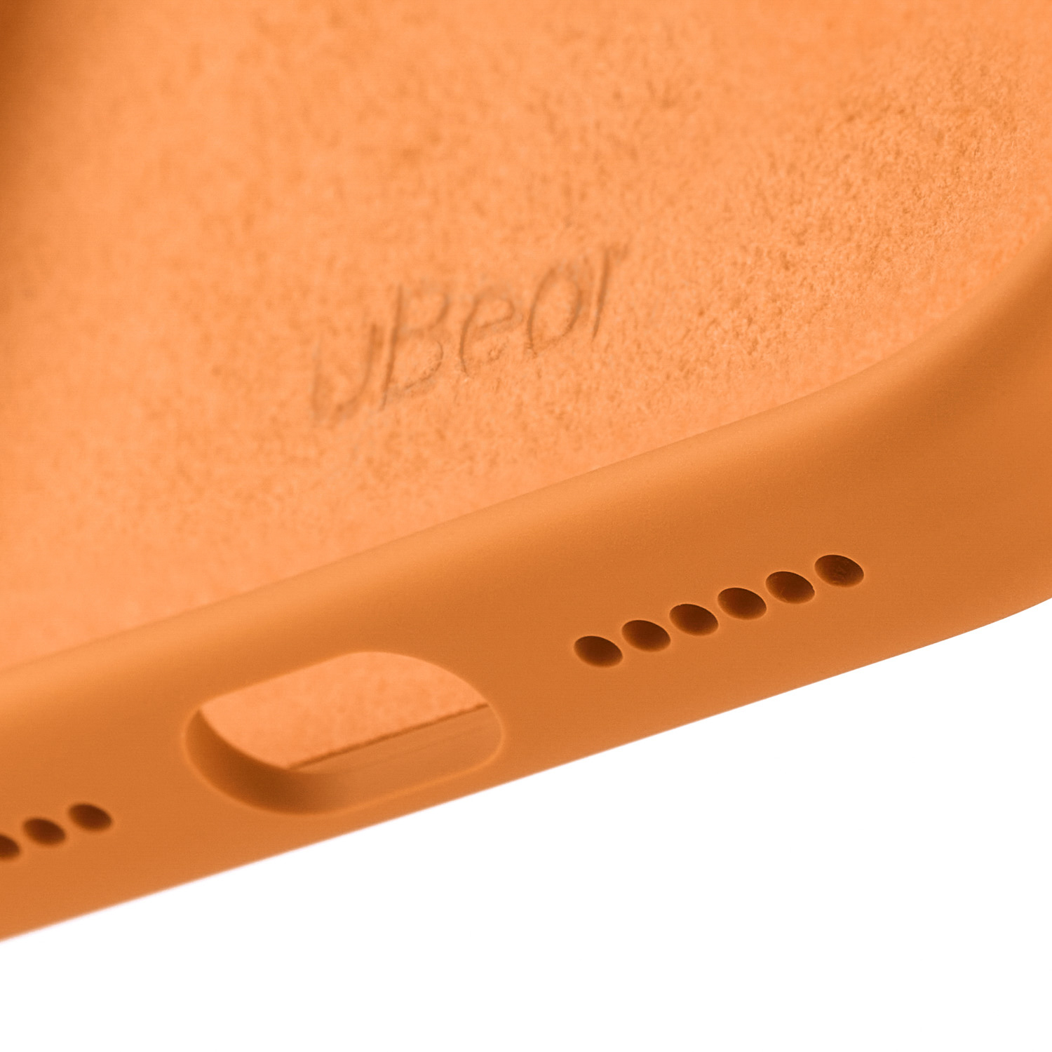 На фото изображено Чехол защитный uBear Touch Mag Case для iPhone 17 Pro Max, MagSafe, оранжевый
