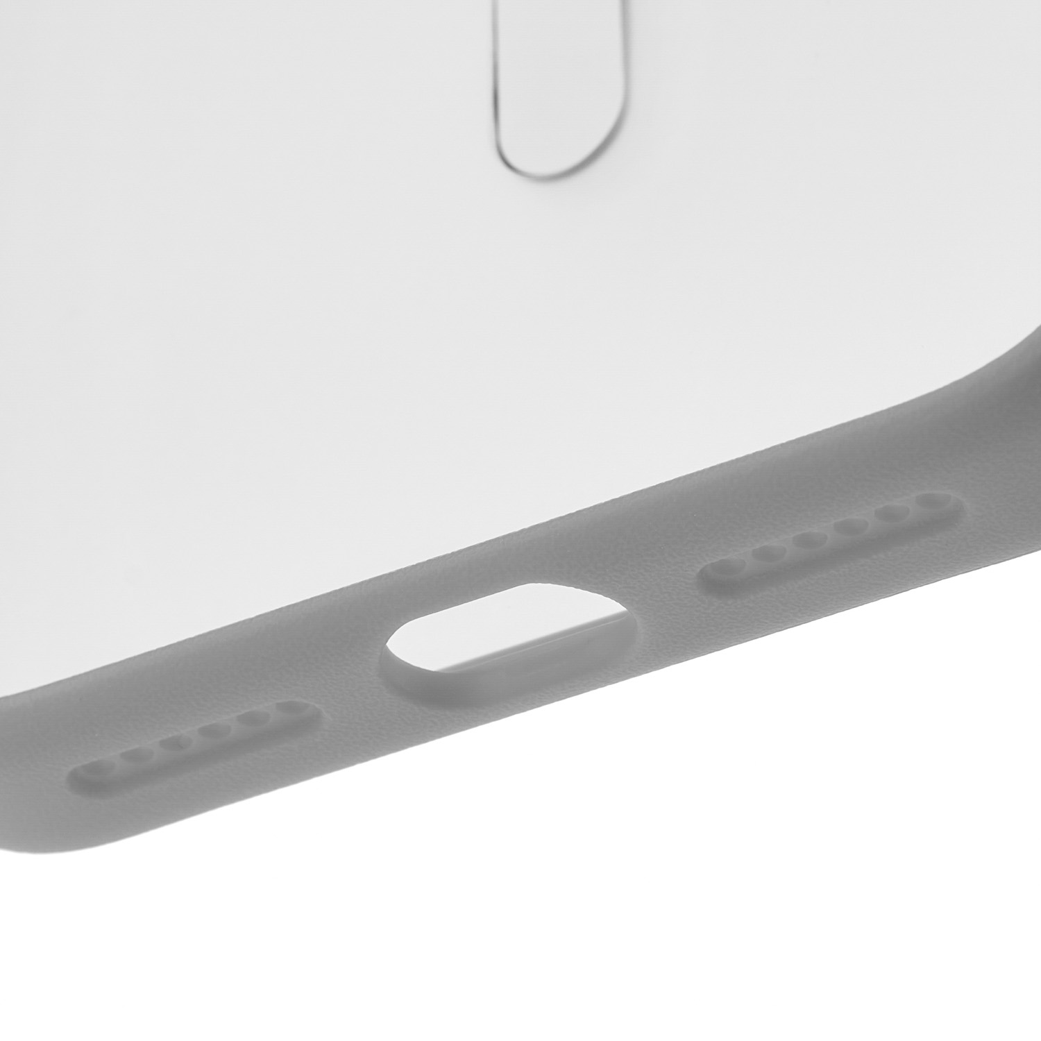На фото изображено Чехол защитный uBear Cloud Mag Case для iPhone 17 Pro Max, MagSafe, серый 