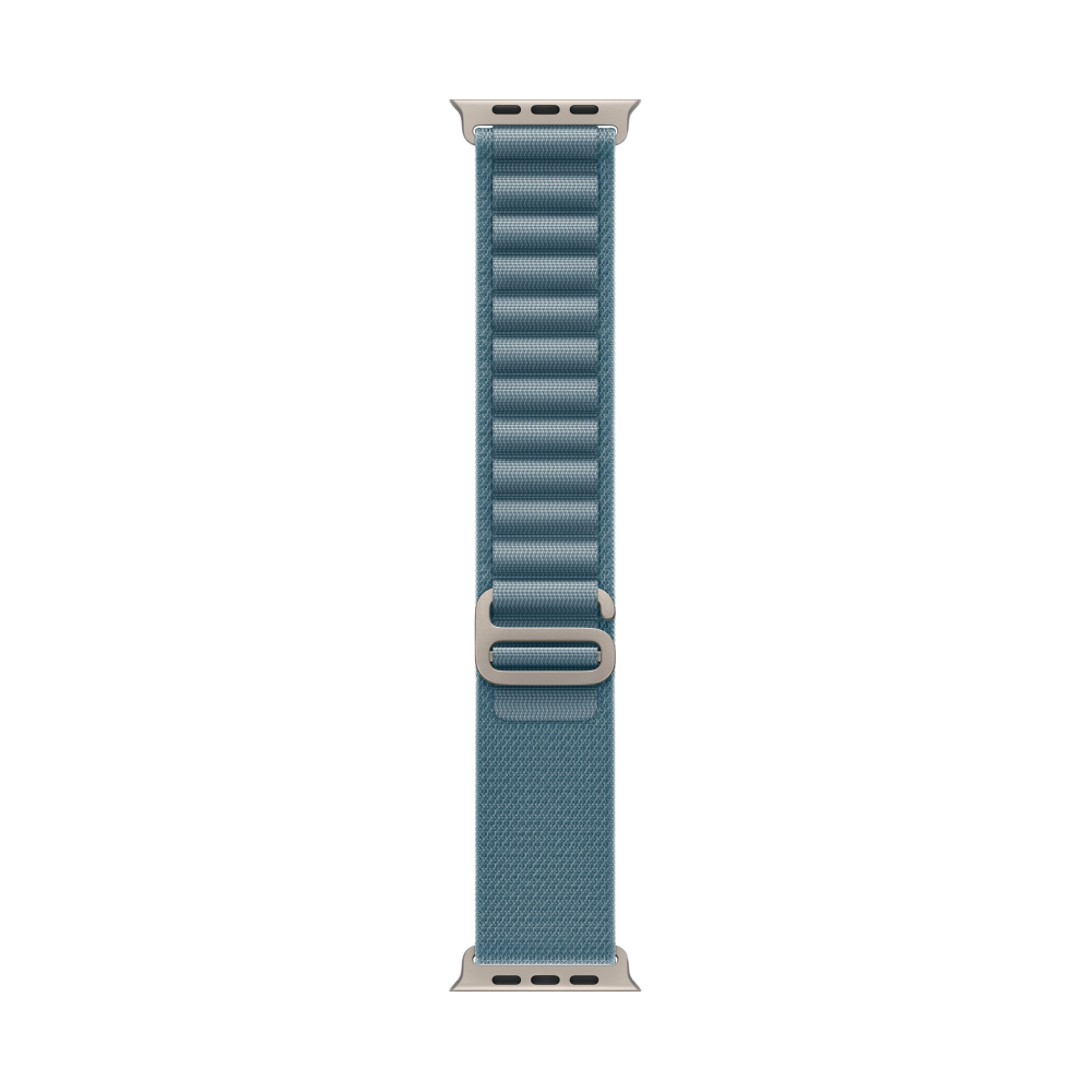 На фото изображено Apple Watch Ultra 3 GPS + Cellular, 49 мм, корпус из натурального титана, ремешок Alpine, цвет светло-синий, S
